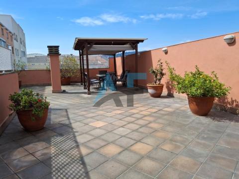 PISO EN VENTA - Vistas con Terraza en Av. Habana